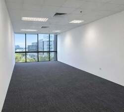 Woods Square (D25), Office #616388651